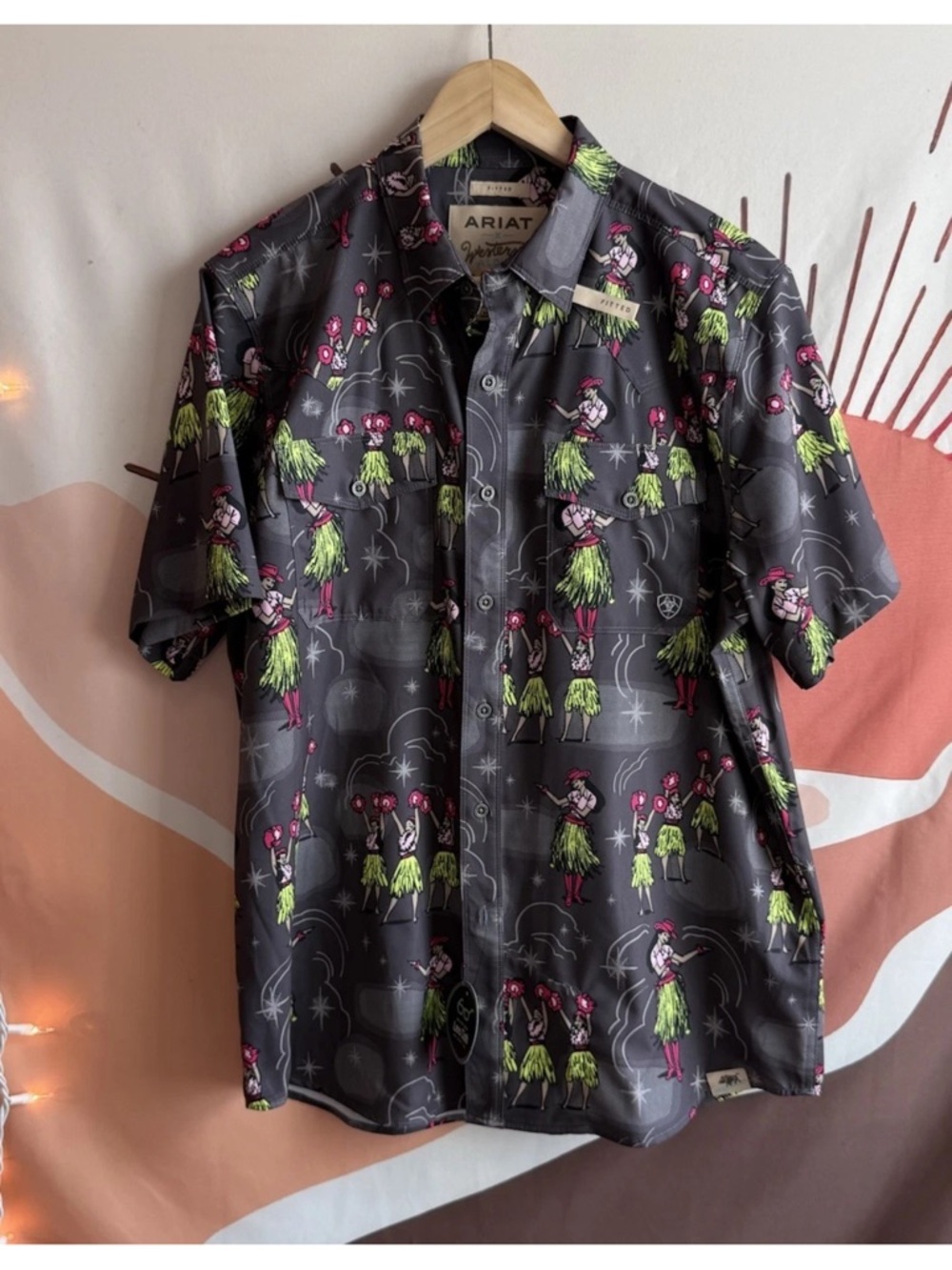 NWT Ariat Men’s Sz Medium Tropical Gray Shirt Fitted Hula Girl Western Button-Up